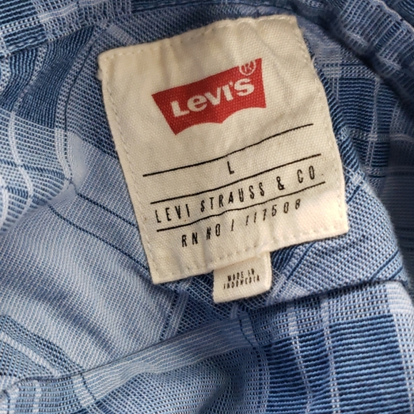 Levi's mens button up - Picture 3 of 4
